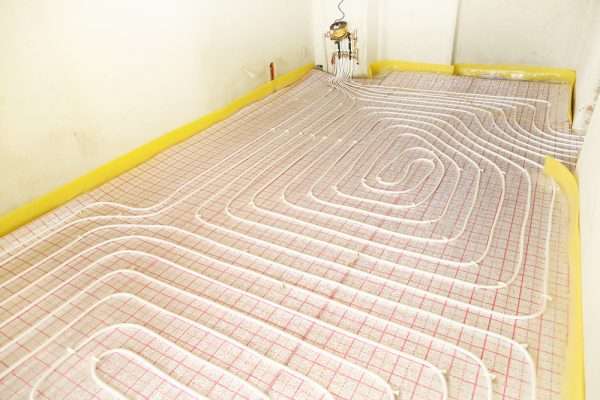 Chaudière électrique avec un plancher chauffant